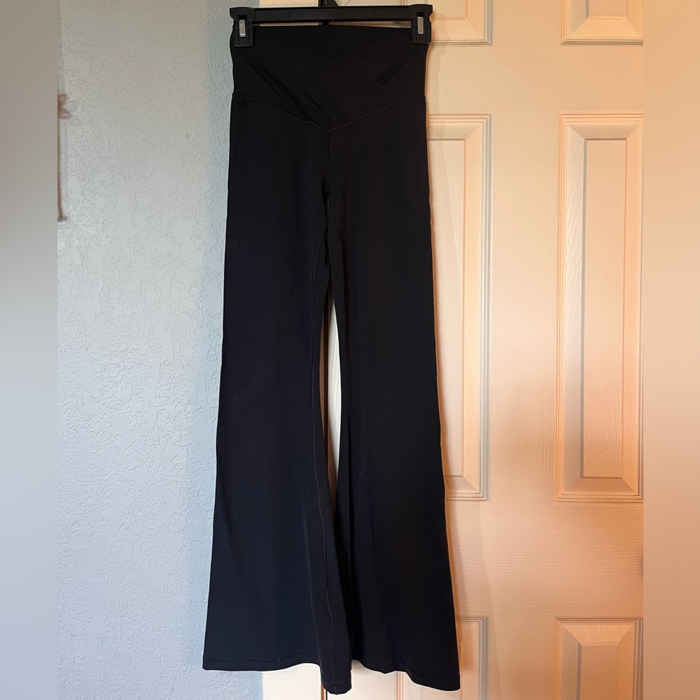 Aerie Offline Black High Waisted Crossover Flare Leggings Size Medium